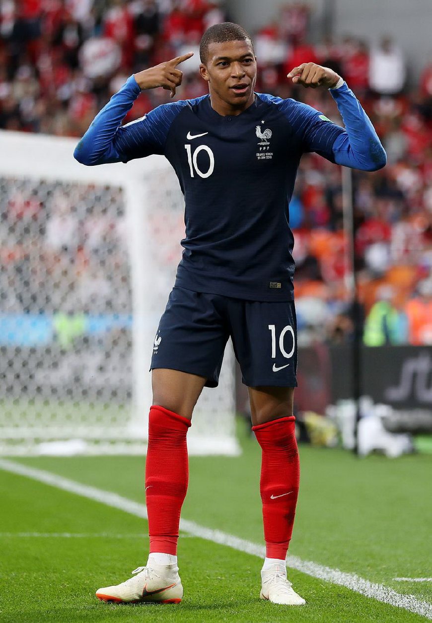 新疆下赛季算是废了！无控卫串联，外援无强解点，刘炜与助教争执（新疆下赛季悬了：无控卫串联、外援缺强点，刘炜与助教起争执）