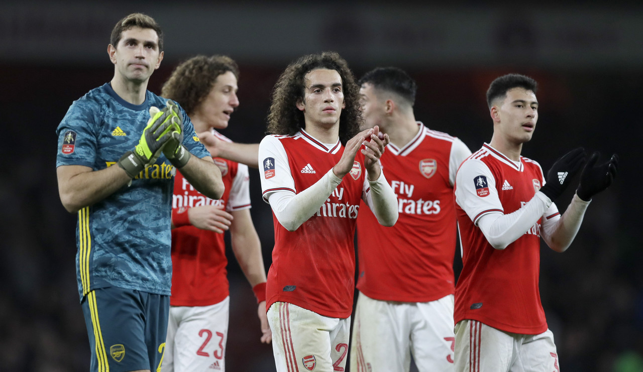 前弗鲁米嫩塞主帅：弟媳能帮助米兰，他配得上参加明年世界杯（前弗鲁米嫩塞主帅：蒂亚戈-席尔瓦可助米兰，他配得上出战明年世界杯）