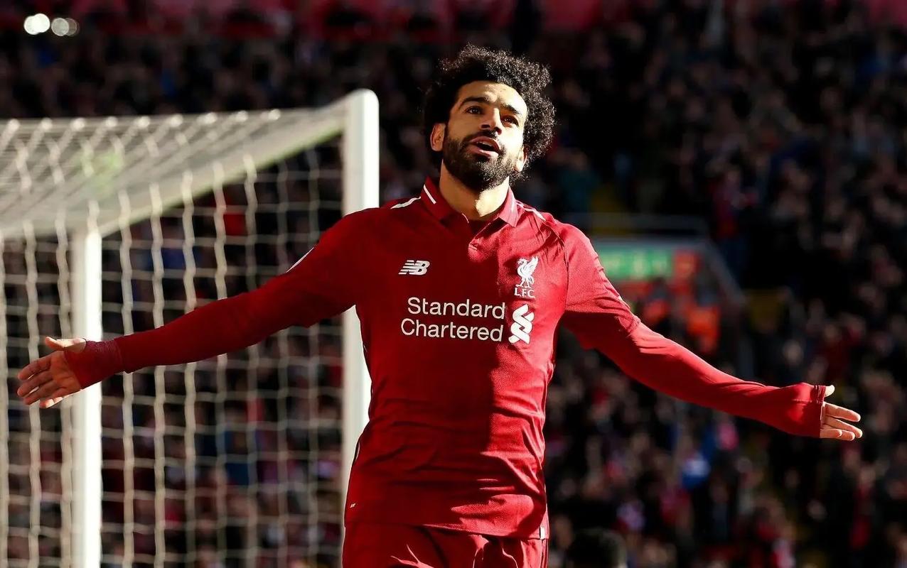 梅西带领迈阿密国际赢得美职联总冠军，实现越级登顶，展现超强实力。（梅西率领迈阿密国际问鼎美职联，越级封王尽显统治力）