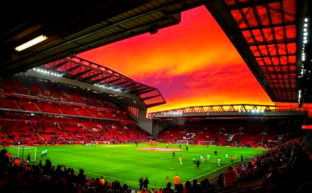 绿帽哥：利物浦高层与斯洛特今日开会，萨拉赫无缘下周欧冠名单（绿帽哥称：利物浦高层今与斯洛特会谈，萨拉赫不进下周欧冠大名单）