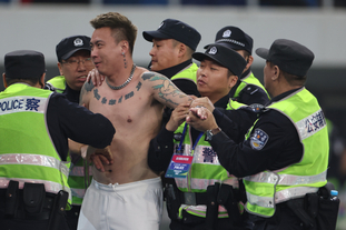 电讯报：切尔西完成对加纳乔的背调后，对他的性格并不担心（电讯报：切尔西核查加纳乔背景后，认为其性格无虞）