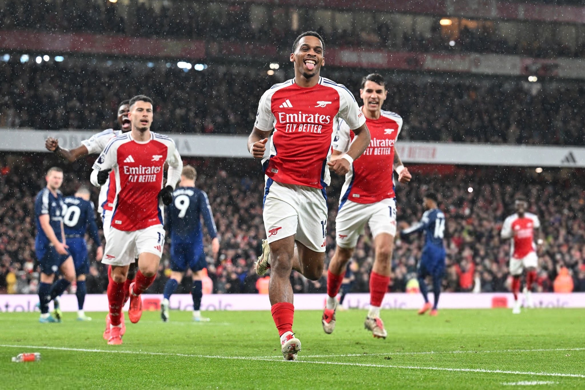 28场6球2助，新晋日本国脚佐藤龙之介当选J1年度最佳年轻球员（28战6球2助！日本新晋国脚佐藤龙之介荣膺J1联赛年度最佳年轻球员）