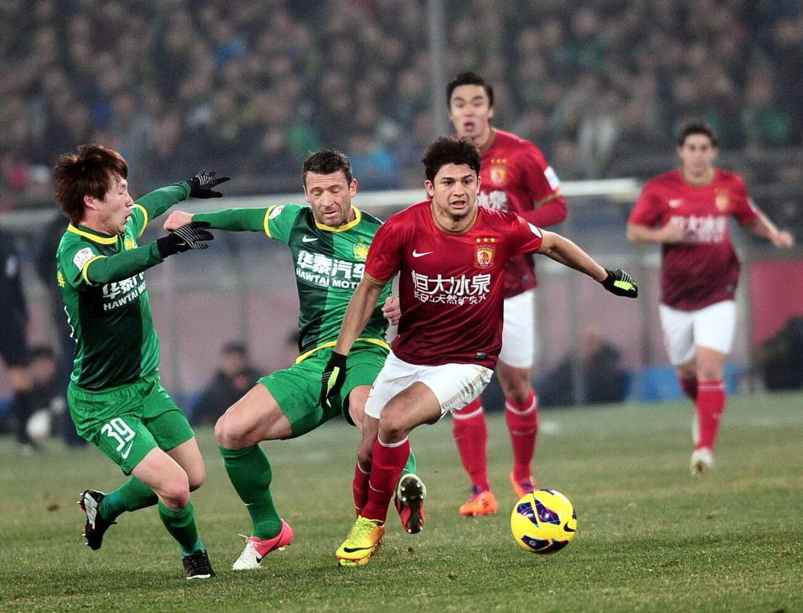 国乒三连冠 感恩幕后英雄（国乒豪取三连冠，致敬幕后功臣）